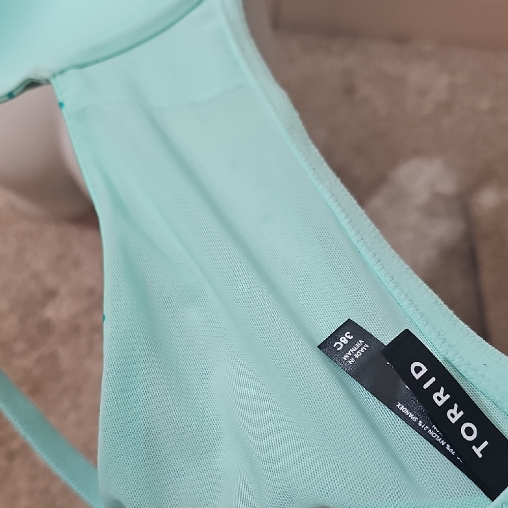 💙2 For $25💙 Torrid XO Plunge Push Up Green Polka Dot Bra - Picture 9 of 9